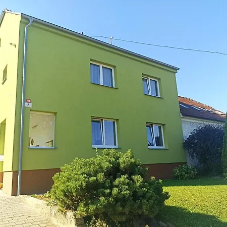 V Rodinnem Dome * Ostopovice