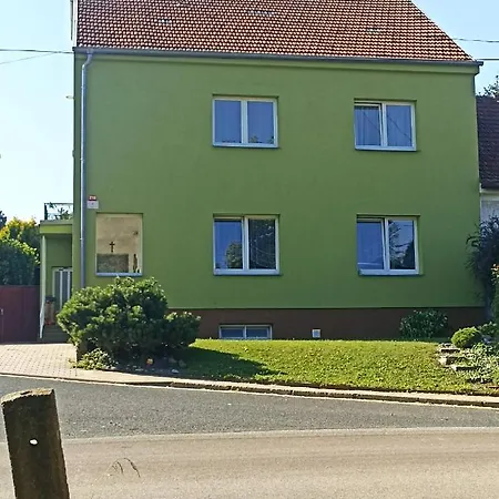 Δωμάτια σε οικογενειακή κατοικία Zeleny Dum Ostopovice