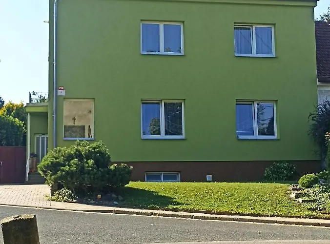 ホームステイ V Rodinnem Dome Ostopovice